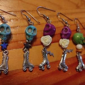 70's color themed earrings Skater De Los Muertos